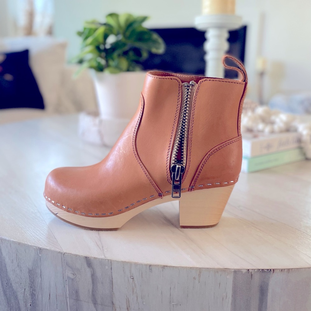 Swedish Hasbeens booties, sz 37 (7ish US)